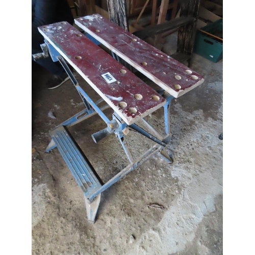 1396 - Metal Framed Work Station 24 Inches Wide x 30 Inches Tall