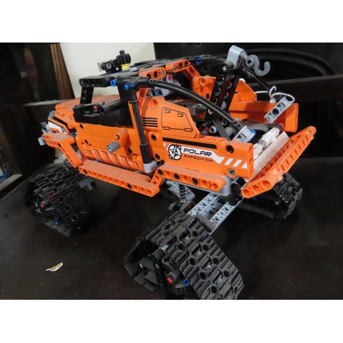 307 - Lego Technic Polar Expedition Vehicle Constructed 12 Inches Long