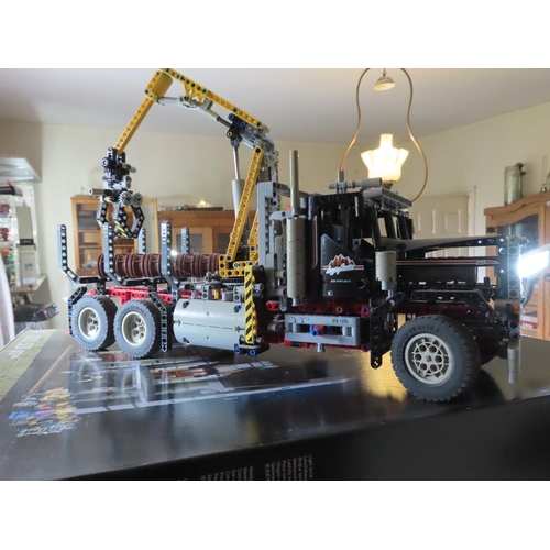 308 - Lego Technic Set 9397 Mac Truck Constructed 20 Inches Long Original Box and Manual Present