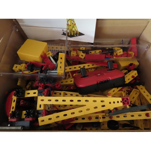 395 - Fischer Technik Super Cranes Set in Box with Manual