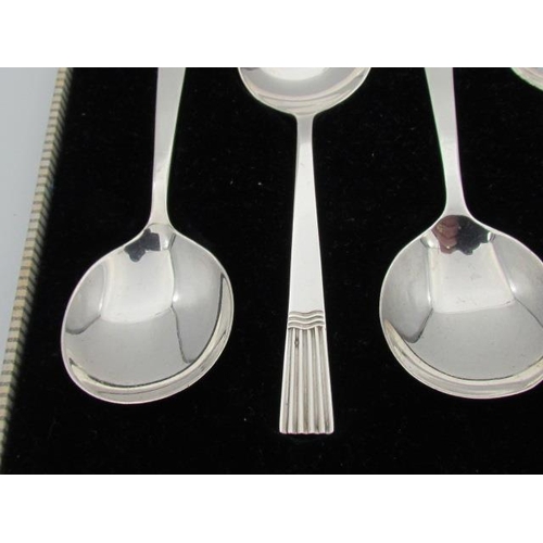 586 - Set of Dessert Spoons Beautifully Hallmarked by Charles Boyton in Excellent Condition in Own Case