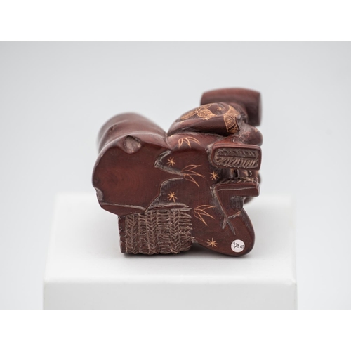 889 - Japanese Carved Man Wood Netsuke