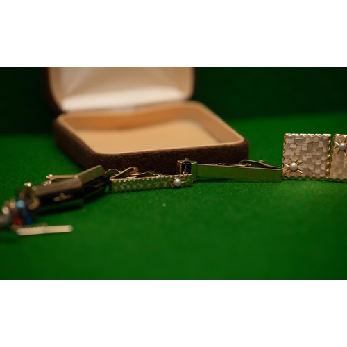 952 - Collection of Various Cufflinks and Tie Pins