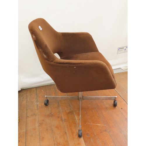 102 - Vintage 1970s Swivel Chair on Four Wheeled Support