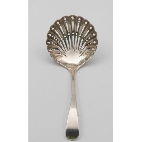 1059 - Solid Silver Shifter Spoon with Chased Detailing Attractive Form