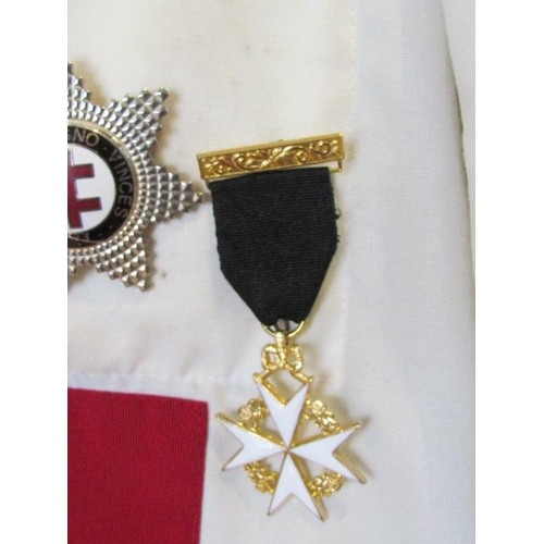 536 - Vintage Masonic Knights Templar Prospectors Mantle Cloak, Tunic and Jewellery Wonderful Condition