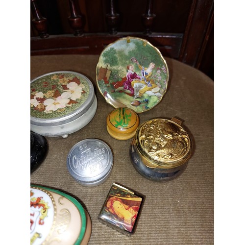 289 - Small Collection of Pill Boxes, Limoges Miniature Plates etc.