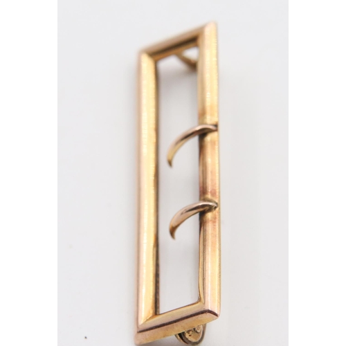 99 - 9 Carat Gold Buckle Motif Ladies Bar Brooch