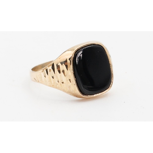 127 - Gents Onyx Signet Ring Size R and a Half