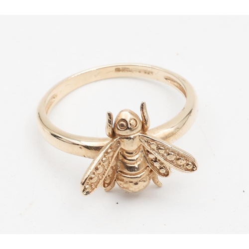 130 - Bee Motif Ladies 9 Carat Yellow Gold Ring Size N