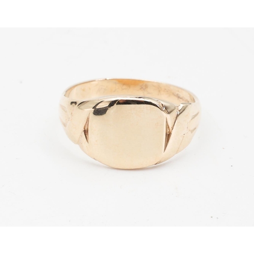 131 - Gents Signet 9 Carat Yellow Gold Size T