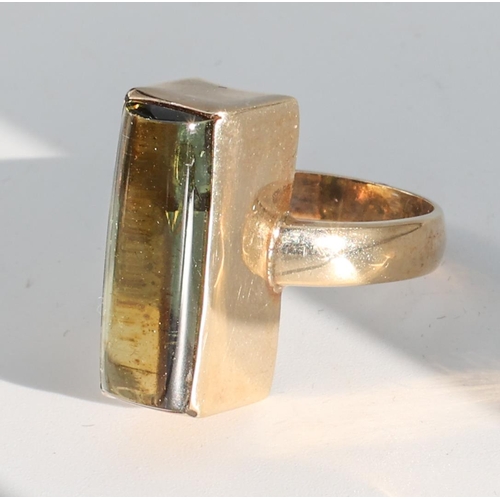 182 - Modernist Form Green Tourmaline Gemstone Ladies Ring Mounted on 18 Carat Yellow Gold Band Size P