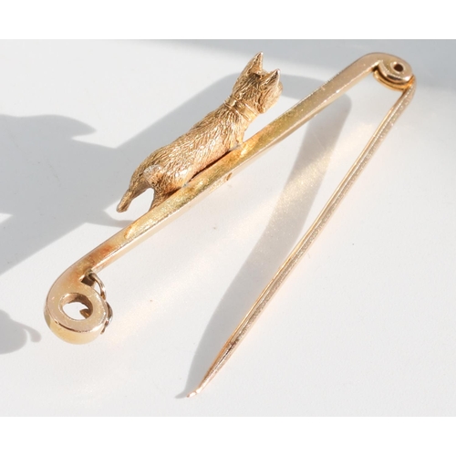 205 - 15 Carat Yellow Gold Dog Motif Bar Brooch