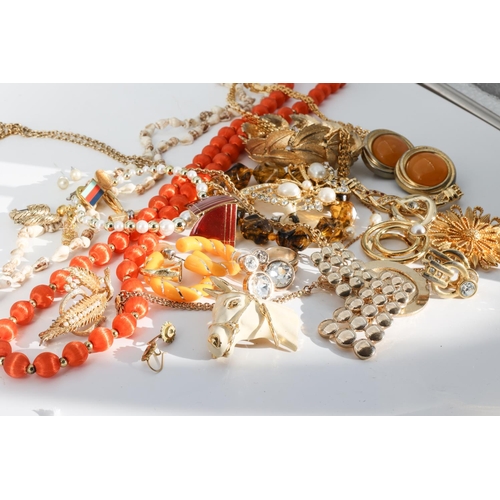 214 - Various Vintage Costume Jewellery Quantity As Photographed