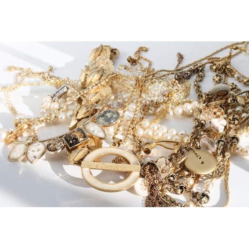 215 - Vintage Costume Jewellery Quantity As Photographed