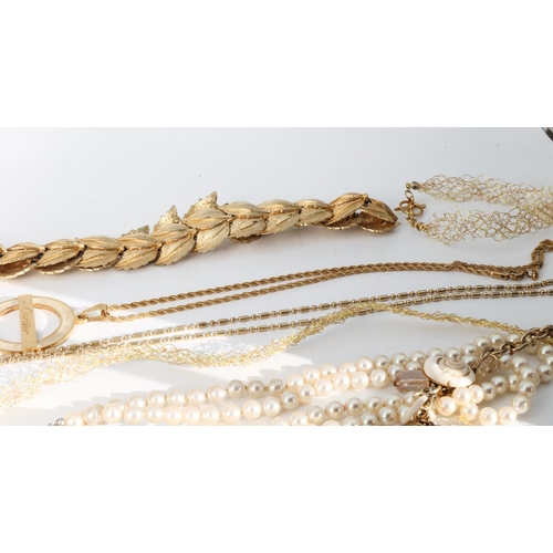 215 - Vintage Costume Jewellery Quantity As Photographed