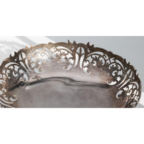 231 - Silver Dish Circular Form Plain Foliate and Scrolled Pierced Edge Decoration Hallmarked 1982