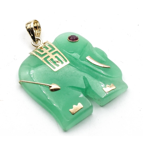 342 - 14 Carat Gold Mounted Elephant Motif Jade Necklace Pendant 2.2cm Wide 2.5cm High