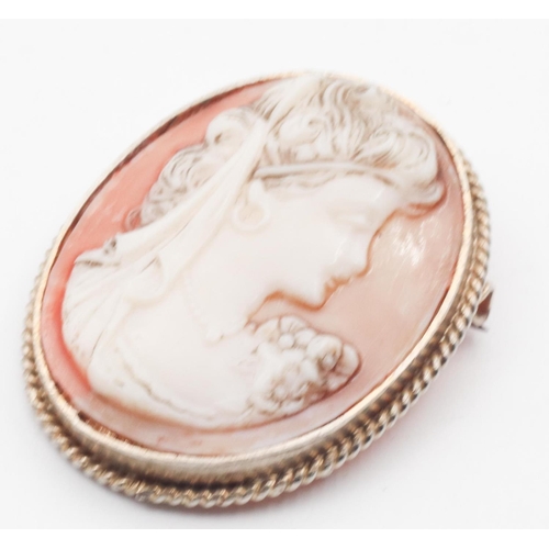 391 - Silver Gilt Mounted Cameo Brooch Depicting Ladies Side Profile