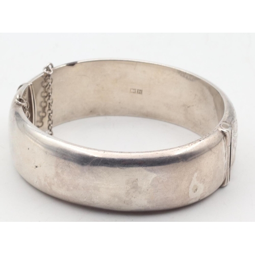 407 - Silver Ladies Bangle with Incised Decoration Hinged Form