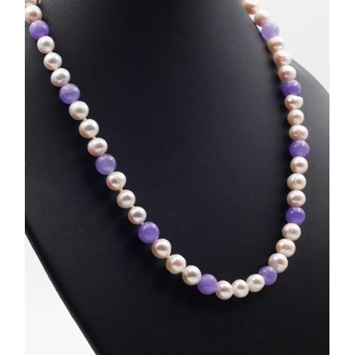 431 - Lilac Jade and Pearl Single Strand Ladies Necklace with 14 Carat Gold Clasp