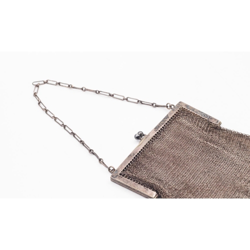 550 - Silver Mounted Ladies Mesh Cocktail Purse