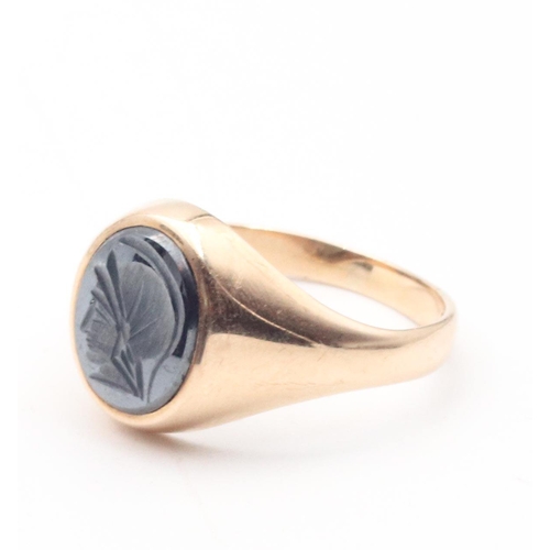 64 - Gentleman's 9 Carat Gold Hematite Signet Ring Hallmarked 1972 Ring Size X and a Half