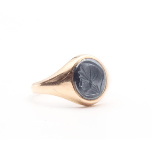 64 - Gentleman's 9 Carat Gold Hematite Signet Ring Hallmarked 1972 Ring Size X and a Half