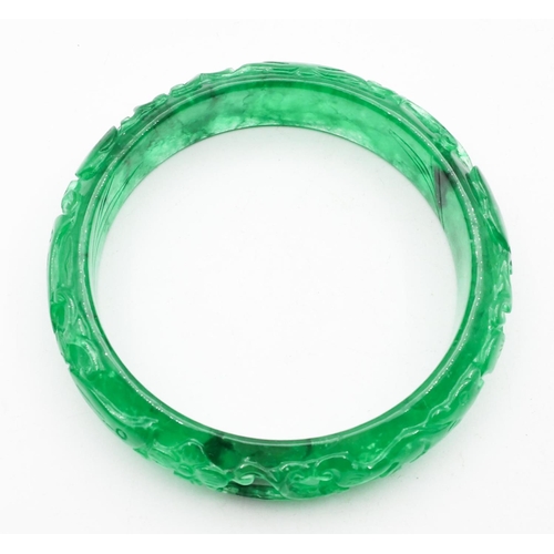 672 - Green Jade Ladies Bangle Incised Detailing