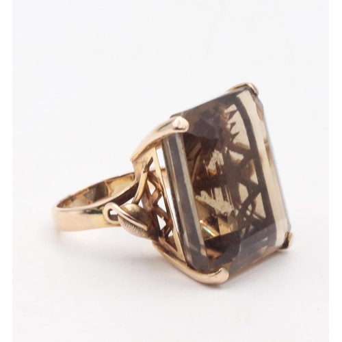 89 - Smokey Quartz Ladies Dress Ring Mounted on 9 Carat Gold Band. Smokey Quartz Carat Weight Approximate... 