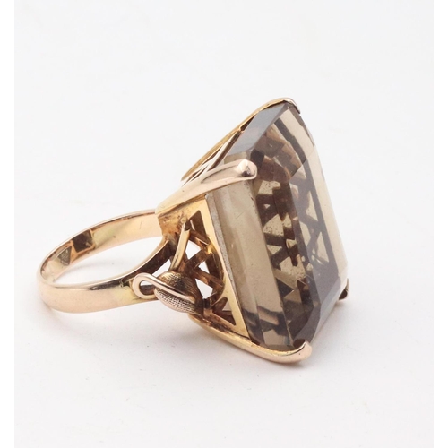 89 - Smokey Quartz Ladies Dress Ring Mounted on 9 Carat Gold Band. Smokey Quartz Carat Weight Approximate... 