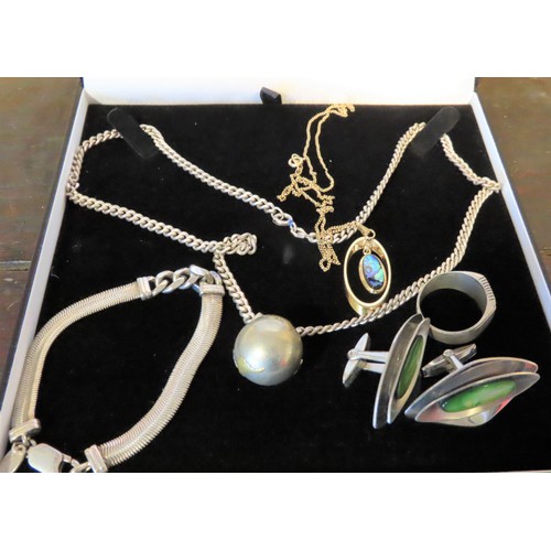 1253 - Various Items Including Globe Pendant Necklace and Other Vintage Jewellery Items