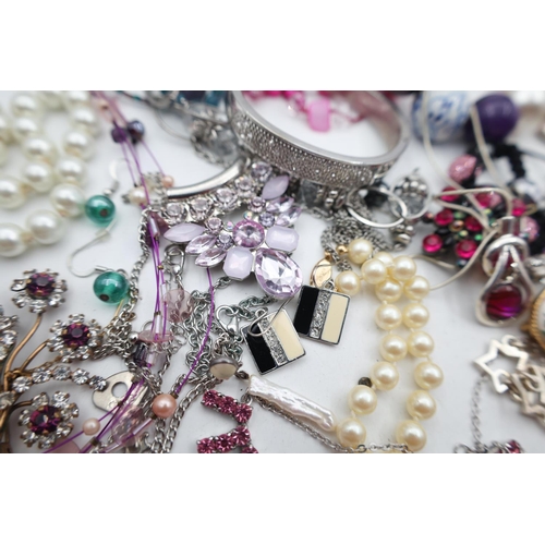 62 - Various Vintage, Costume and Other Assorted Jewellery, Quantity as Photographed