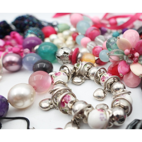 62 - Various Vintage, Costume and Other Assorted Jewellery, Quantity as Photographed