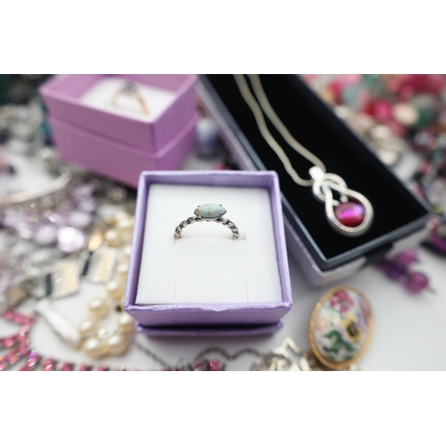 62 - Various Vintage, Costume and Other Assorted Jewellery, Quantity as Photographed