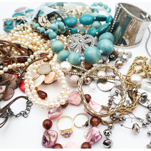 7 - Various Vintage, Costume and Other Assorted Jewellery, Quantity as Photographed