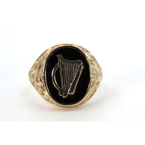 60 - Hibernian Harp Motif Gentlemans Signet Ring 9 Carat Gold Ring Size Z