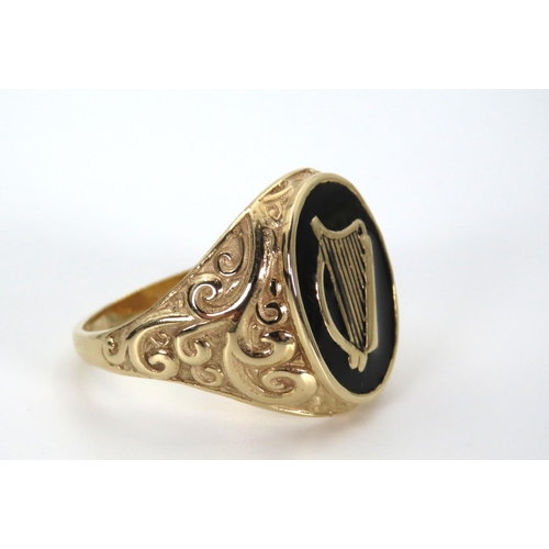 60 - Hibernian Harp Motif Gentlemans Signet Ring 9 Carat Gold Ring Size Z