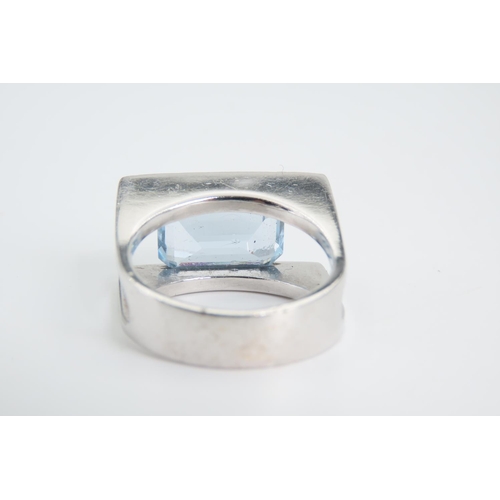 106 - Aquamarine and Diamond Set Modernist Form Vintage Ladies Ring 18 Carat White Gold Ring Size T