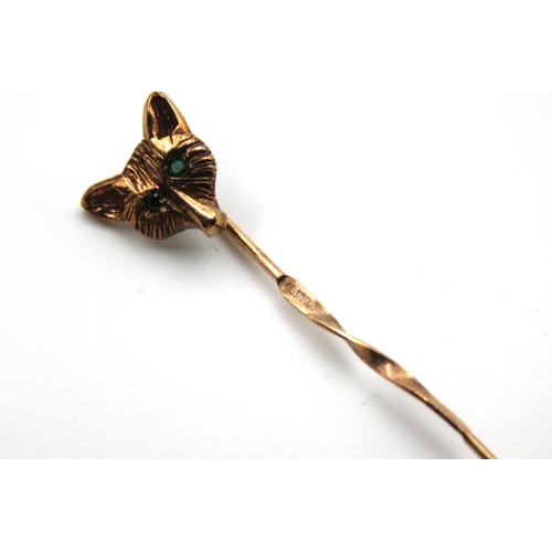 67 - 9 Carat Yellow Gold Emerald Eye Set Fox Lapel Motif Pin Brooch