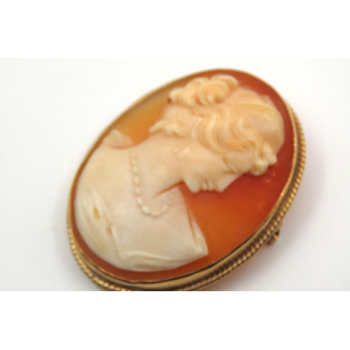 92 - 9 Carat Gold Mounted Ladies Cameo Brooch Approximately 4cm High