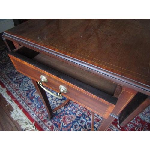 76 - Edwardian Mahogany Drop Leaf Table Satinwood Crossbanding Attractively Detailed Shaped Supports