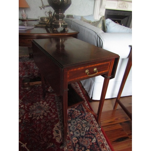 76 - Edwardian Mahogany Drop Leaf Table Satinwood Crossbanding Attractively Detailed Shaped Supports