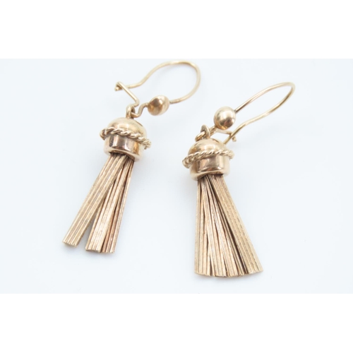 120 - Pair of 9 Carat yellow Gold Tassel Form Ladies Earrings Approximately 3cm Long