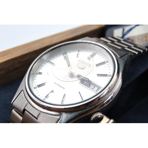 130 - Seiko Gentlemans Wristwatch As New Unworn with Day Date Aperture