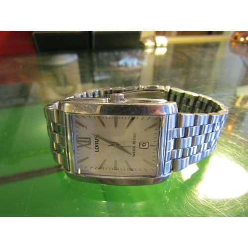 Lorus Gentlemans Wristwatch Articulated Bracelet Water Resistant Date Aperture