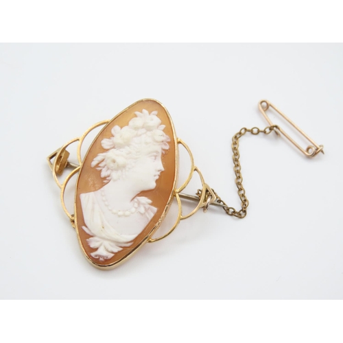 231 - 9 Carat Yellow Gold Set Cameo Brooch Depicting Classical Lady of Pompeii Side Profile 4cm High