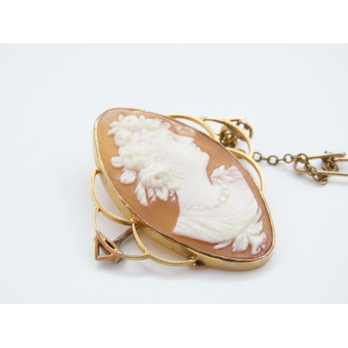 231 - 9 Carat Yellow Gold Set Cameo Brooch Depicting Classical Lady of Pompeii Side Profile 4cm High