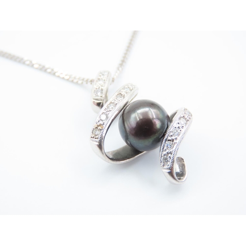 58 - Pearl Set Ladies Pendant Necklace Tahitian Pearl Mounted on 18 Carat White Gold Modernist Form Penda... 