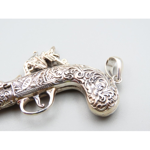 138 - Silver Novelty Musket Attractively Detailed 6cm Wide